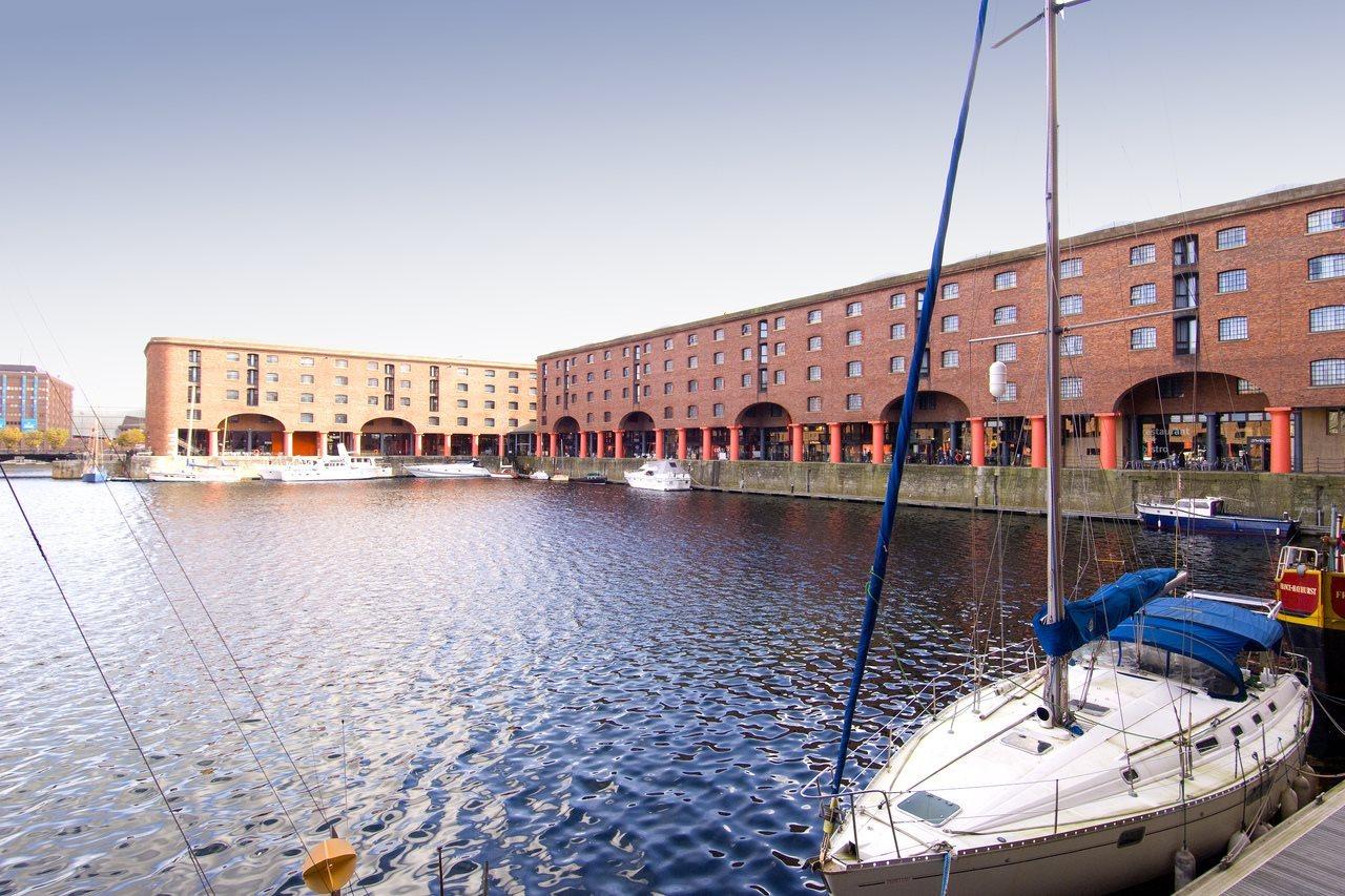 Premier Inn Liverpool Albert Dock Exterior photo