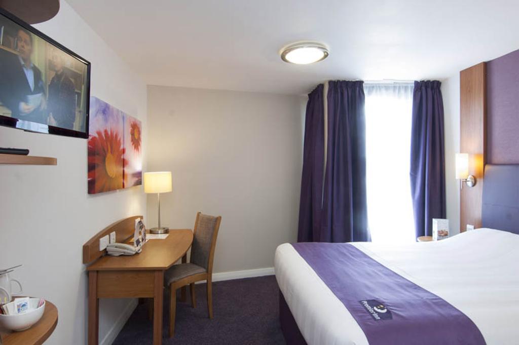 Premier Inn Liverpool Albert Dock Exterior photo