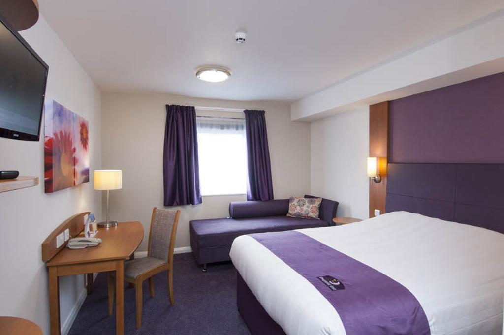 Premier Inn Liverpool Albert Dock Exterior photo