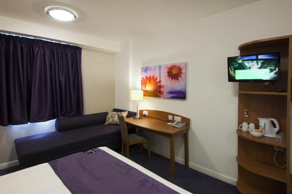 Premier Inn Liverpool Albert Dock Exterior photo
