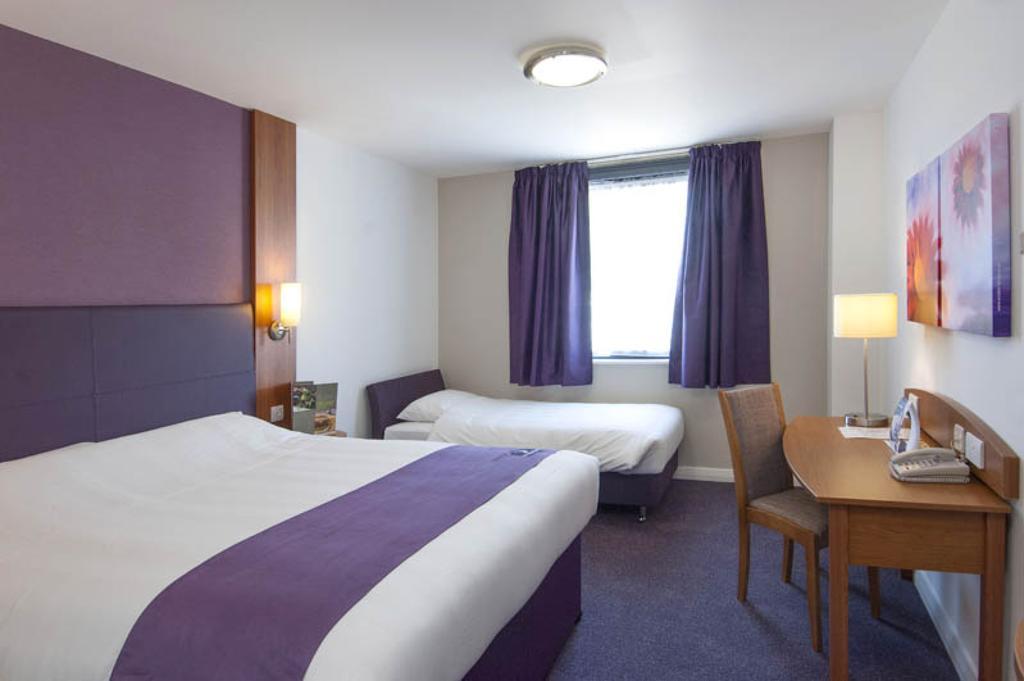 Premier Inn Liverpool Albert Dock Exterior photo