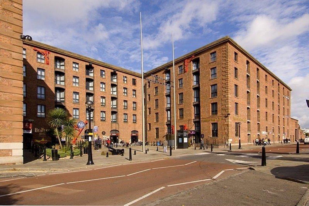 Premier Inn Liverpool Albert Dock Exterior photo